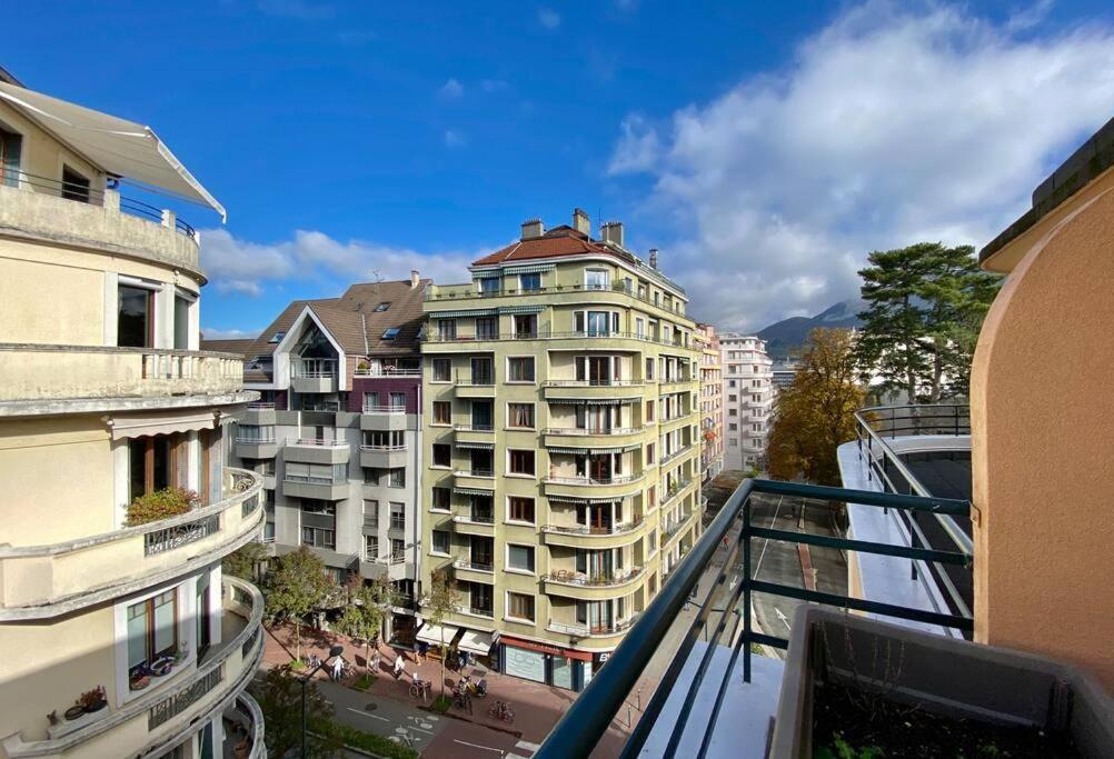 Toit-Terrasse Traversant Plein Centre 100M Du Lac Apartment Annecy Exterior foto